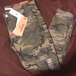 711 Levi skinny ankle
